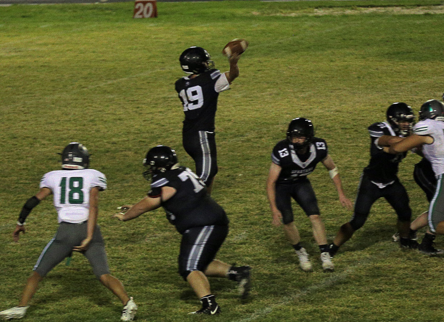 090619-elk-gallery-fallon-spring-creek-football-25.jpg